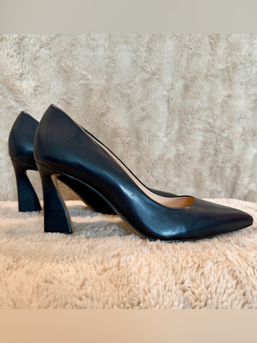 Vince Camuto Thanley Pointed Toe Pump Black Sz11 - Picture 11 of 13